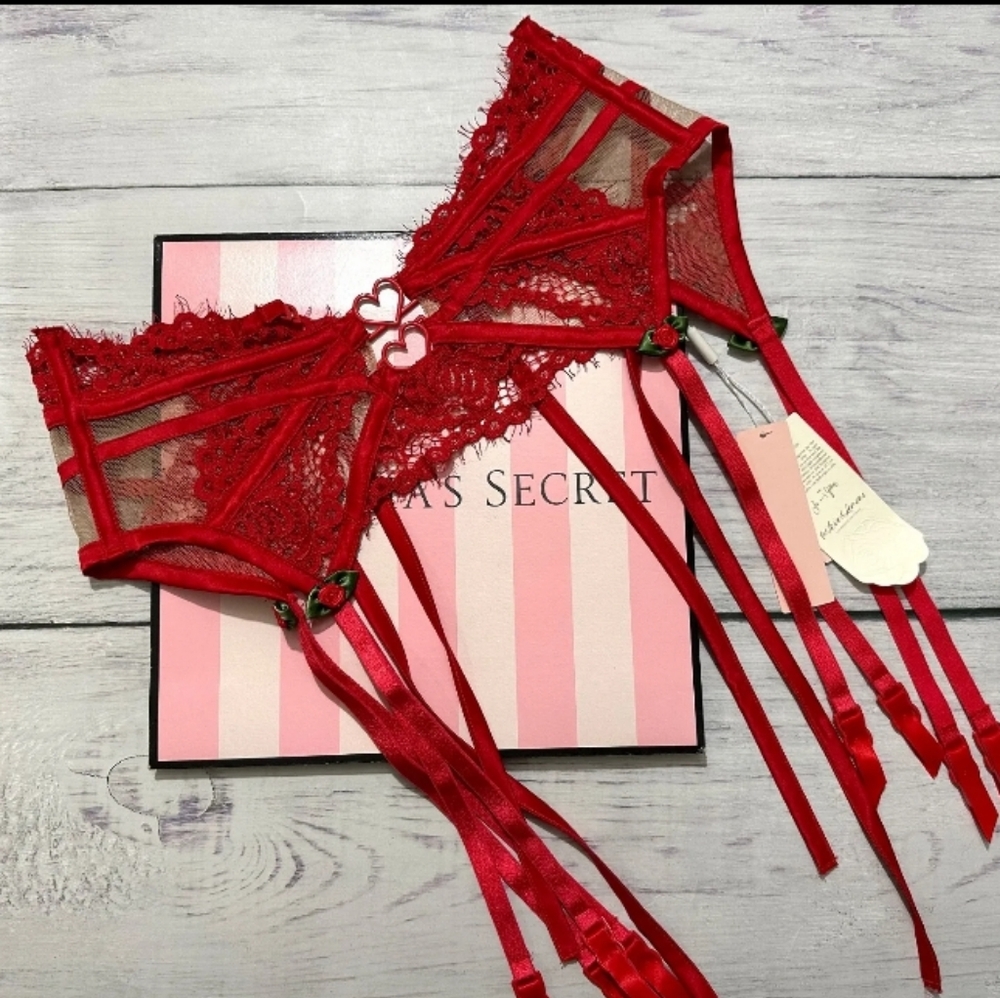 V.S. For Love & Lemons Rose Lace Floral Garter Belt (Red) XS/S - Picture 5 of 6